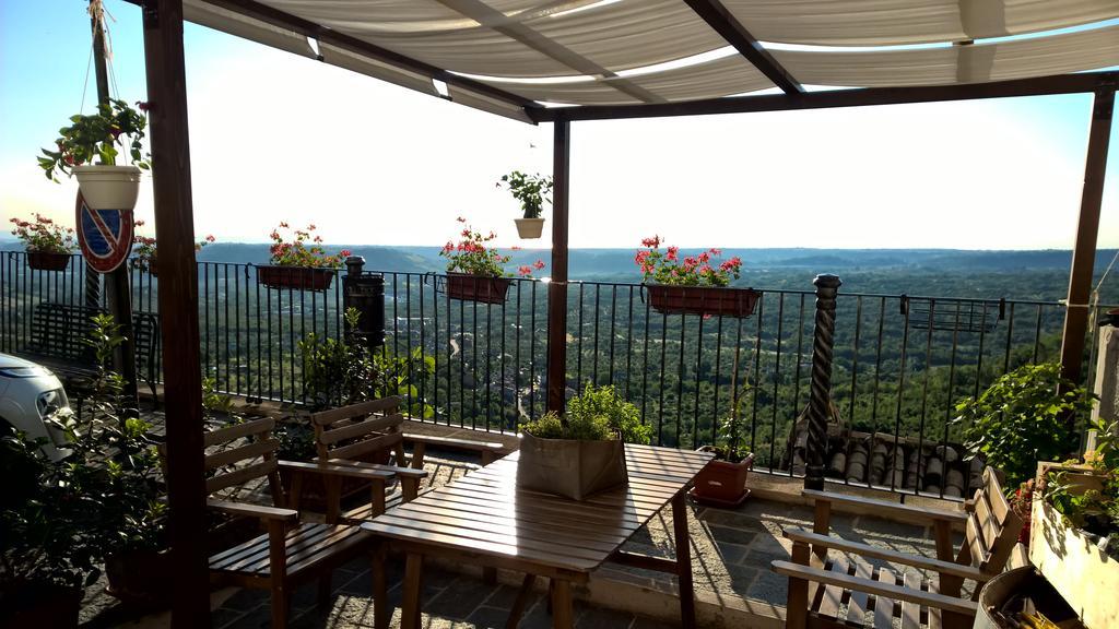 Alojamento de Acomodação e Pequeno-almoço Casa Mila' Pretoro